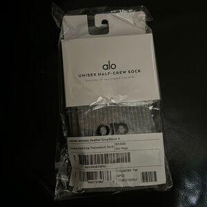 NWT - Alo Unisex Half-Crew Sock - grey/black